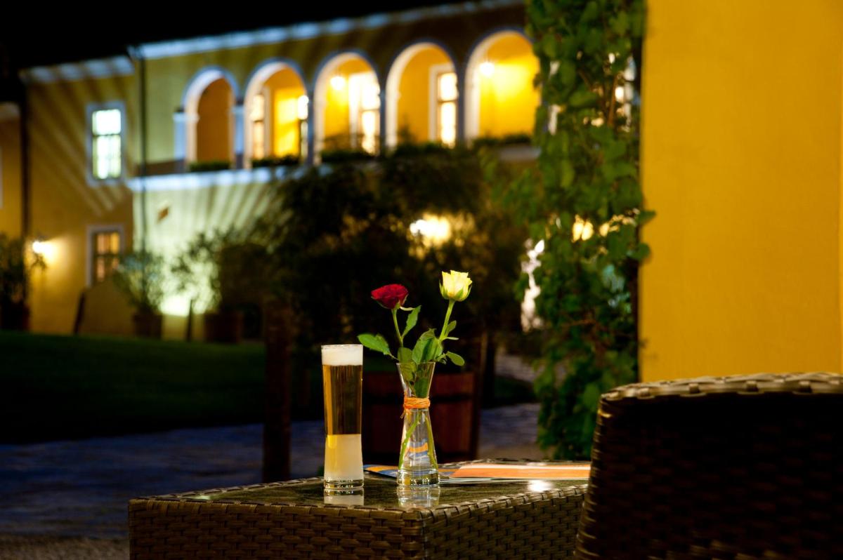 Hotel Althof Retz - Housity