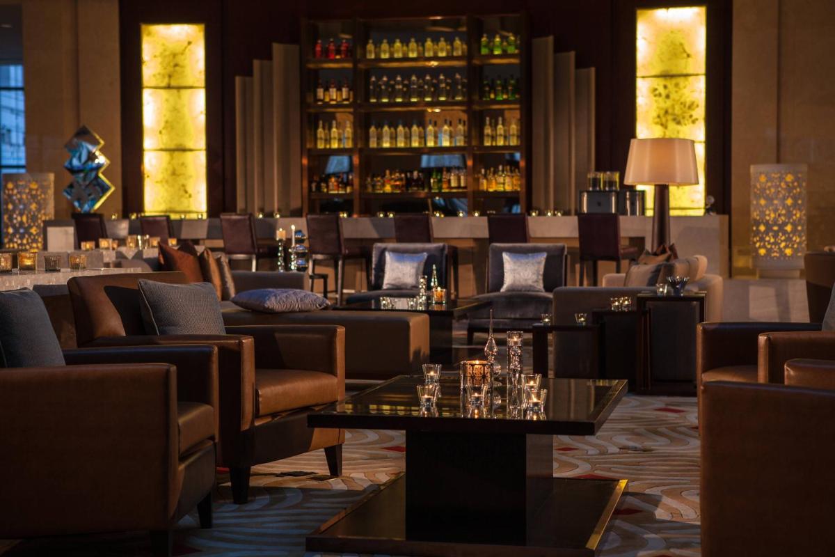 Renaissance Tianjin Lakeview Hotel - Housity