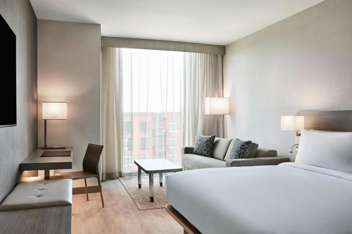 AC Hotel by Marriott St Louis Chesterfield - Housity