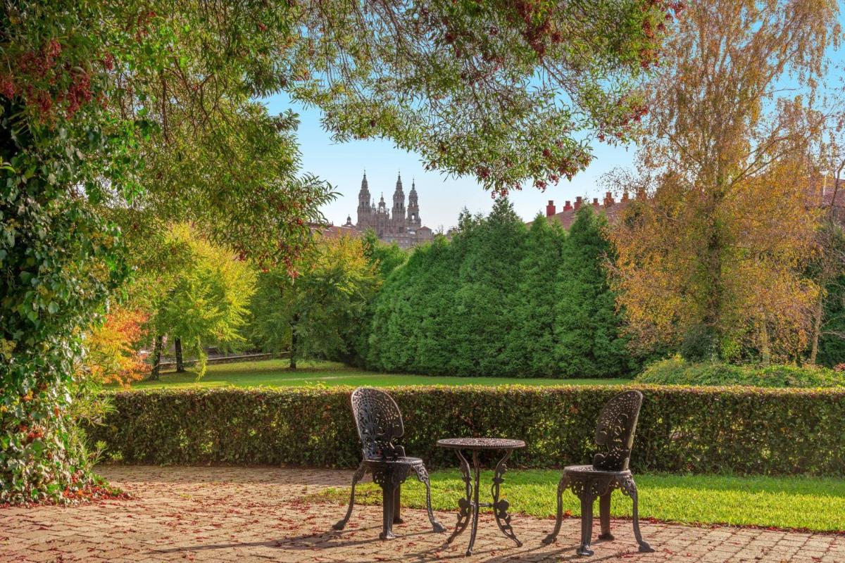 Jardín al aire libre en Hotel Palacio del Carmen, Autograph Collection