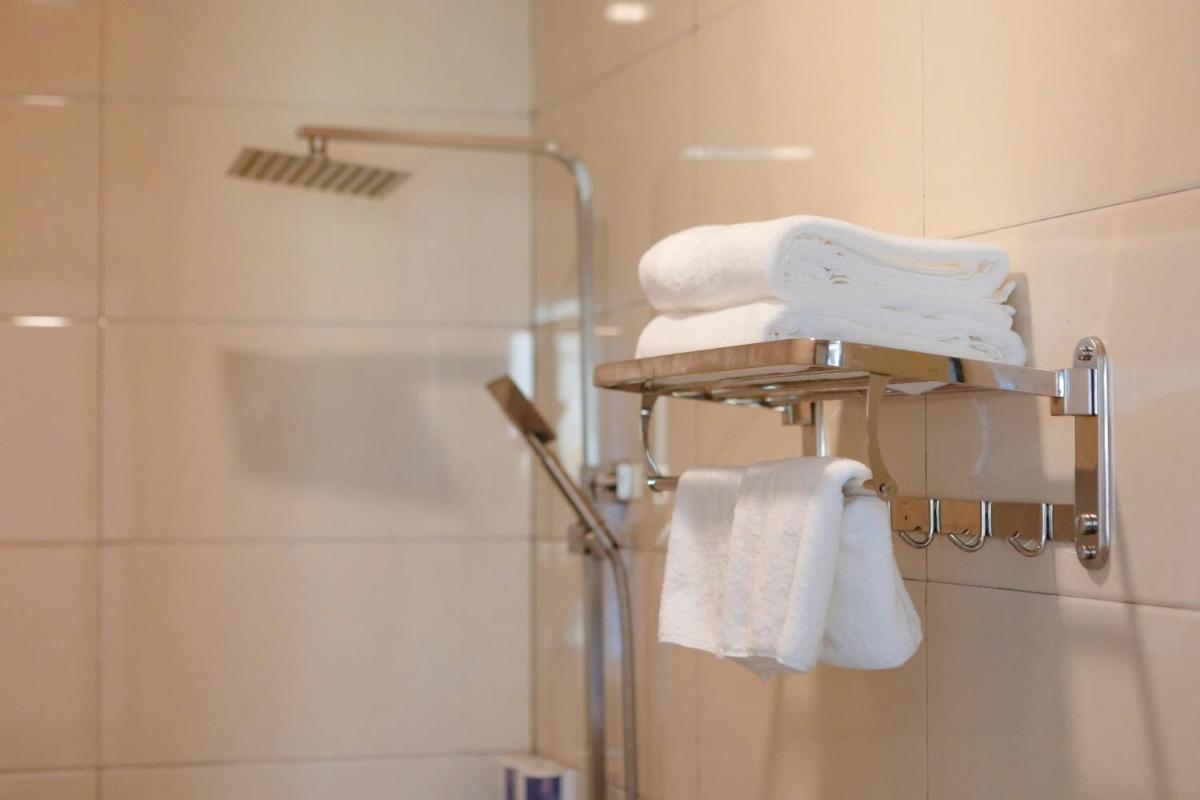 NOI BAI AIRPORT Hotel-内排华星酒店 - Housity