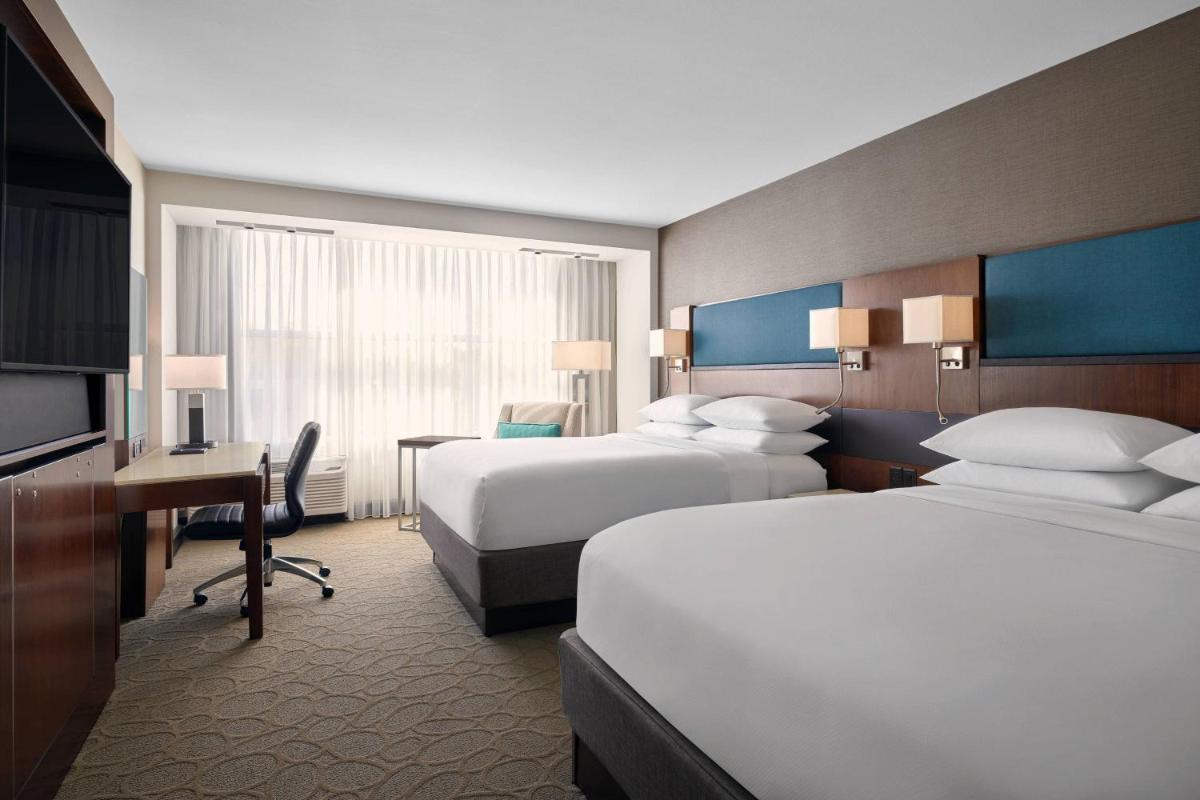 Delta Hotels by Marriott Milwaukee Northwest - Housity