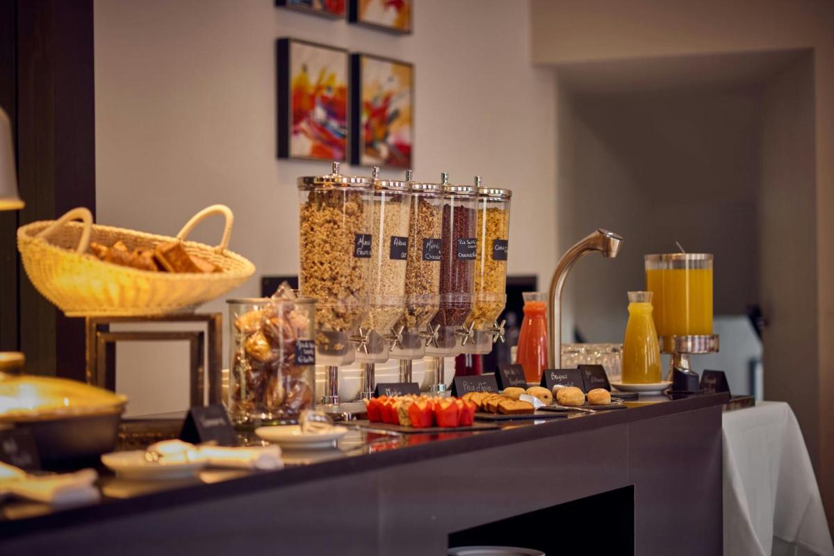 Nourriture dans l'hôtel ou à proximité