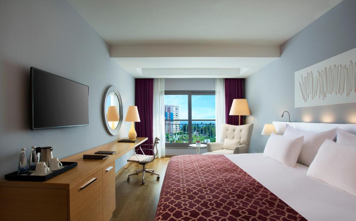Akra V Hotel - Housity