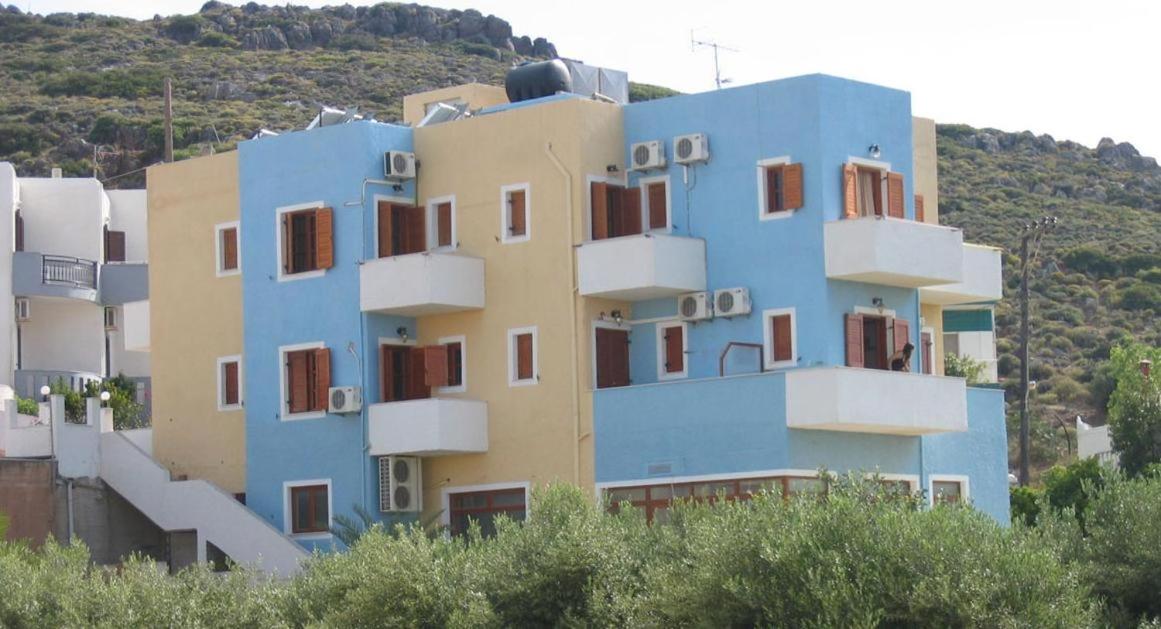 Philoxenia Rooms - Housity
