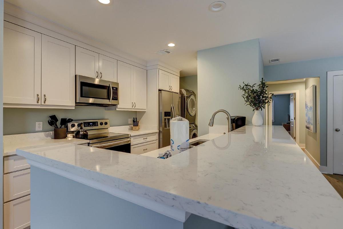2365 Racquet Club 2 BR Condo Sea Pines - Housity
