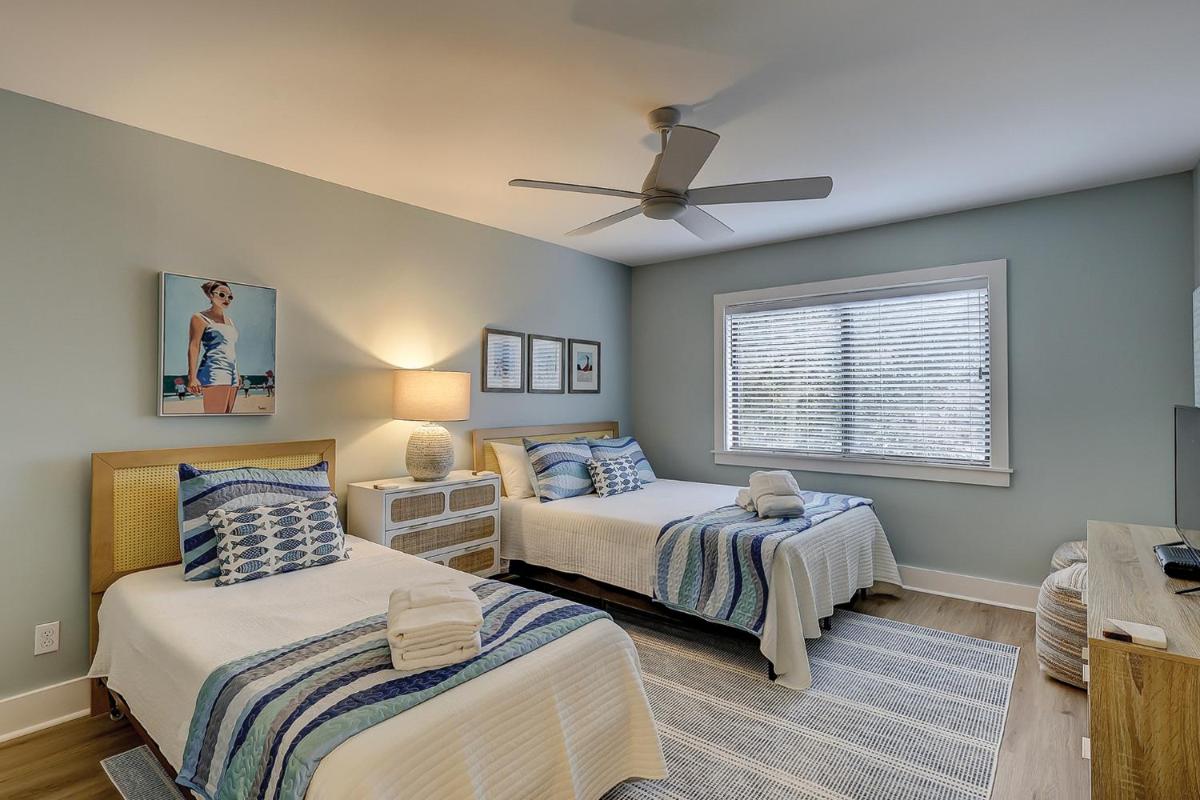 2365 Racquet Club 2 BR Condo Sea Pines - Housity