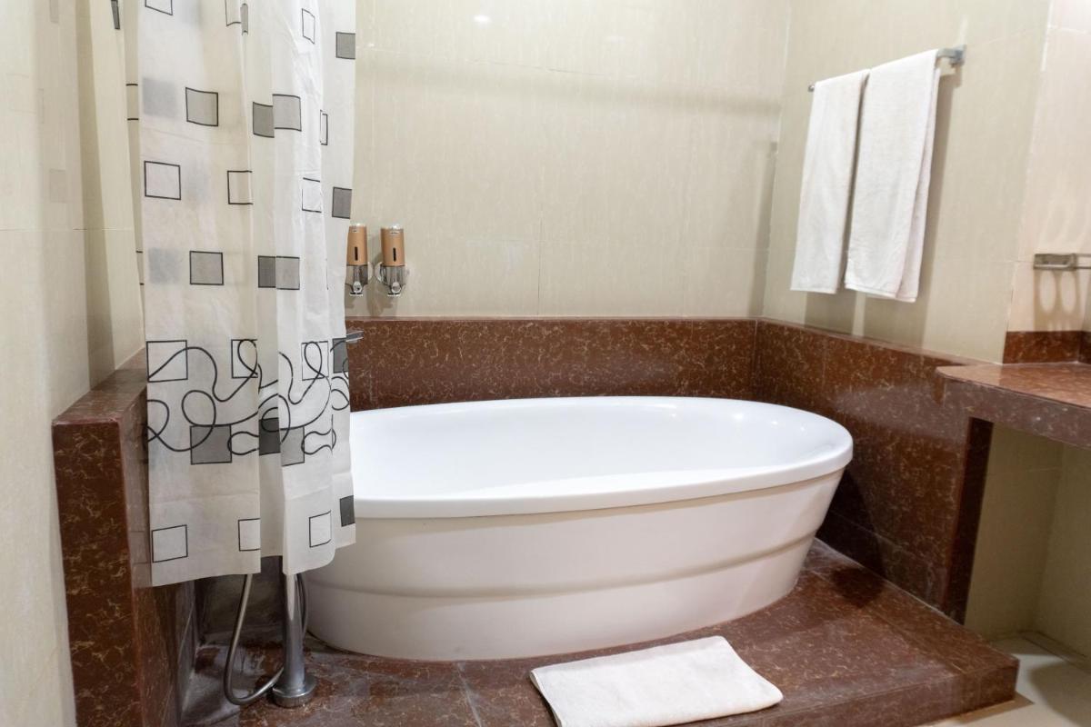 Muara Hotel and Mall Ternate - Housity