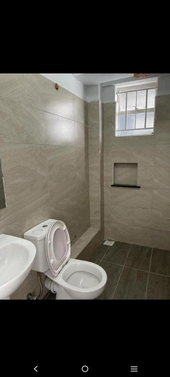 Zoe Homes Greypoint 1br and 2br Apartment 101 - Housity