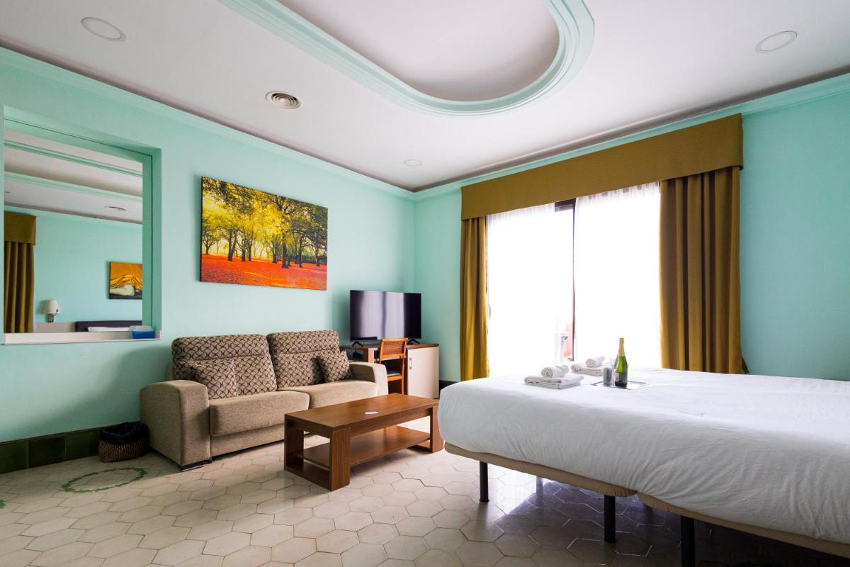 Hotel Llar de Capitans - Housity