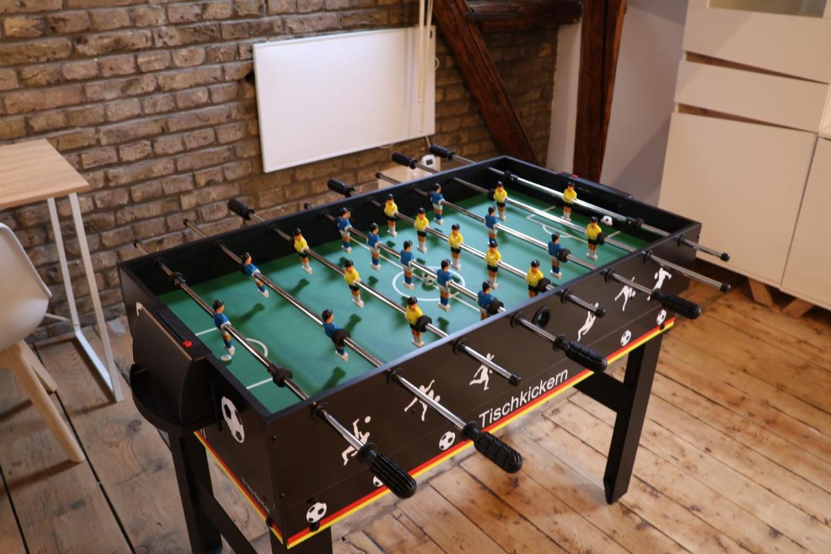 charmantes Apartment mit voll ausgestatteter Küche, Kingsize-Betten, Billard & Tischkicker - Housity