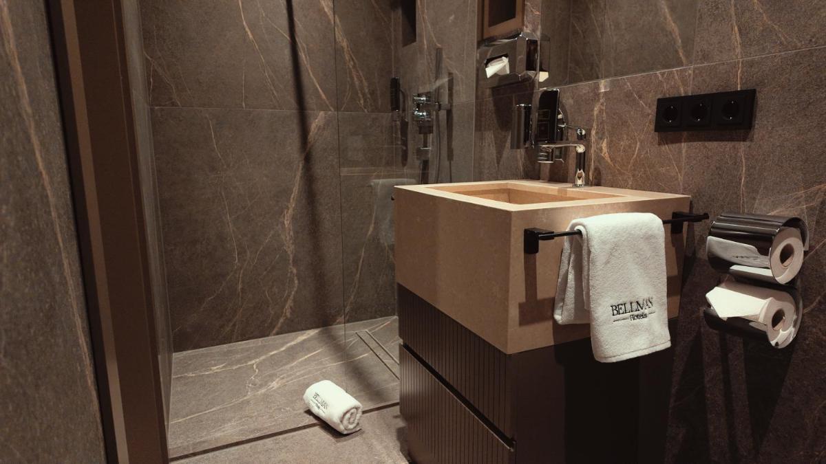 Ein Badezimmer in der Unterkunft Bellman Hotel Ein Badezimmer in der Unterkunft Bellman Hotel