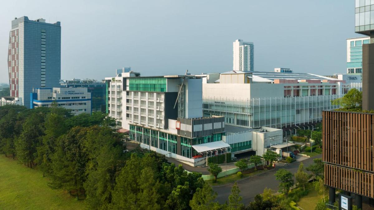 Hotel Santika BSD City-Serpong - Housity