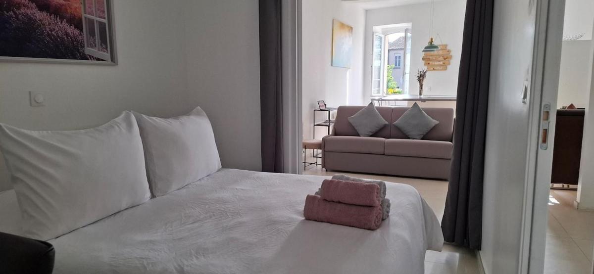 Suite Moulin de la Calade -Tower View, Heart of Provence & AC - Housity