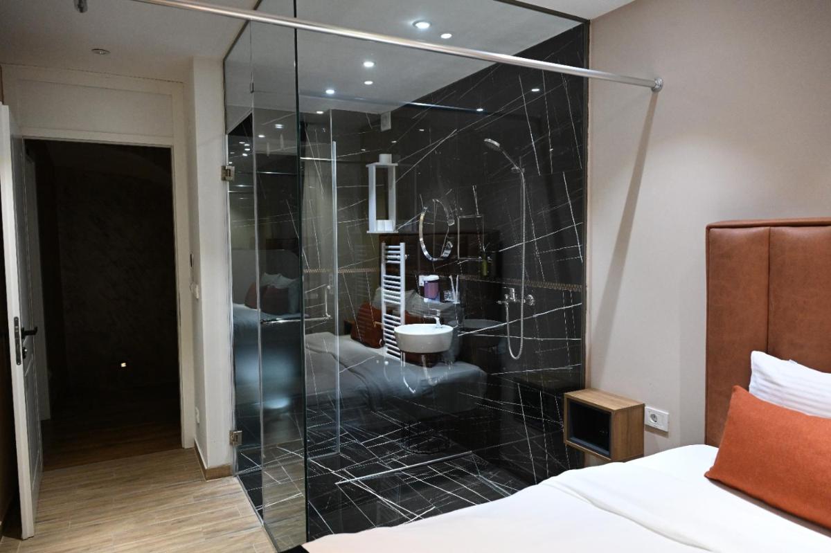 Comfort Hotel - Housity