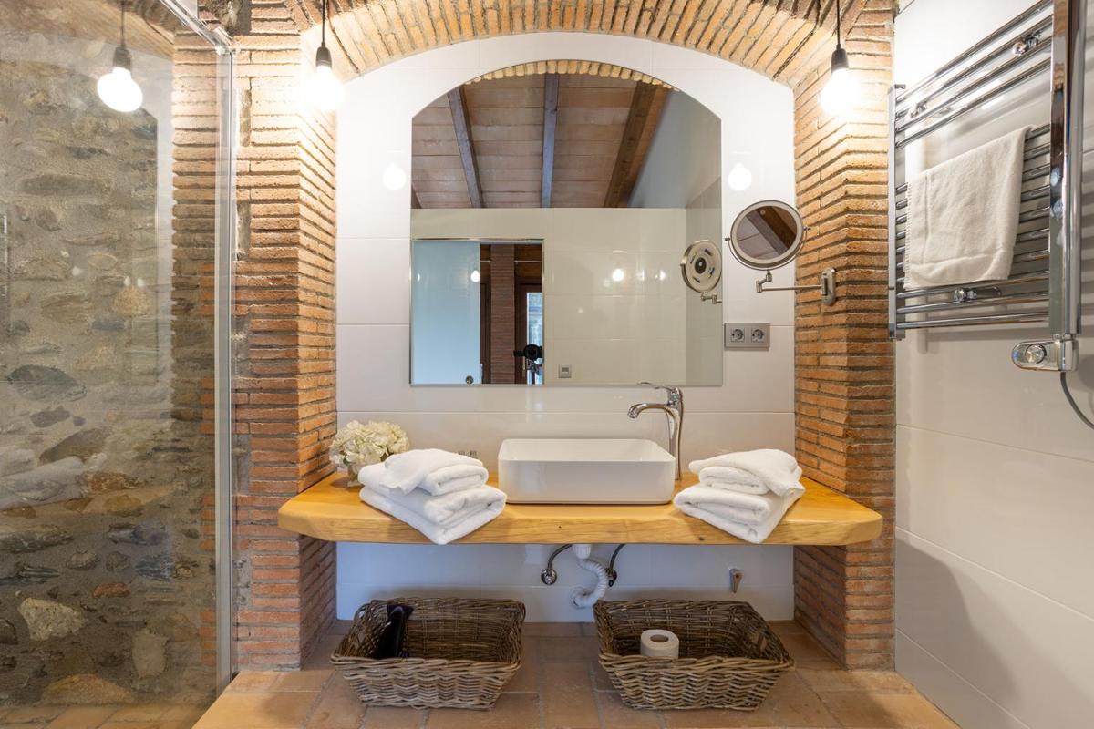 Hotel Rural Can Vila - Housity