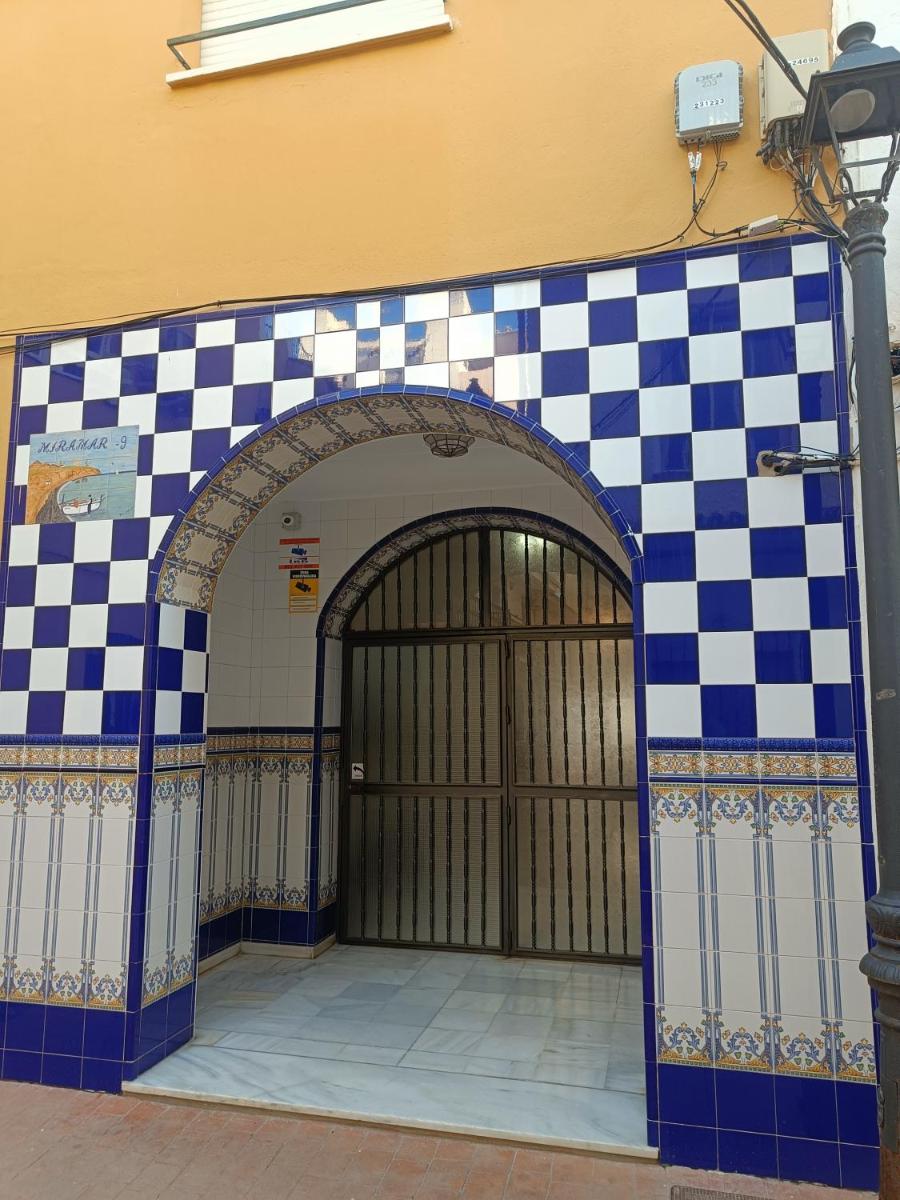 Romantic Ocean Breeze, 50 meters from the Beach - Housity