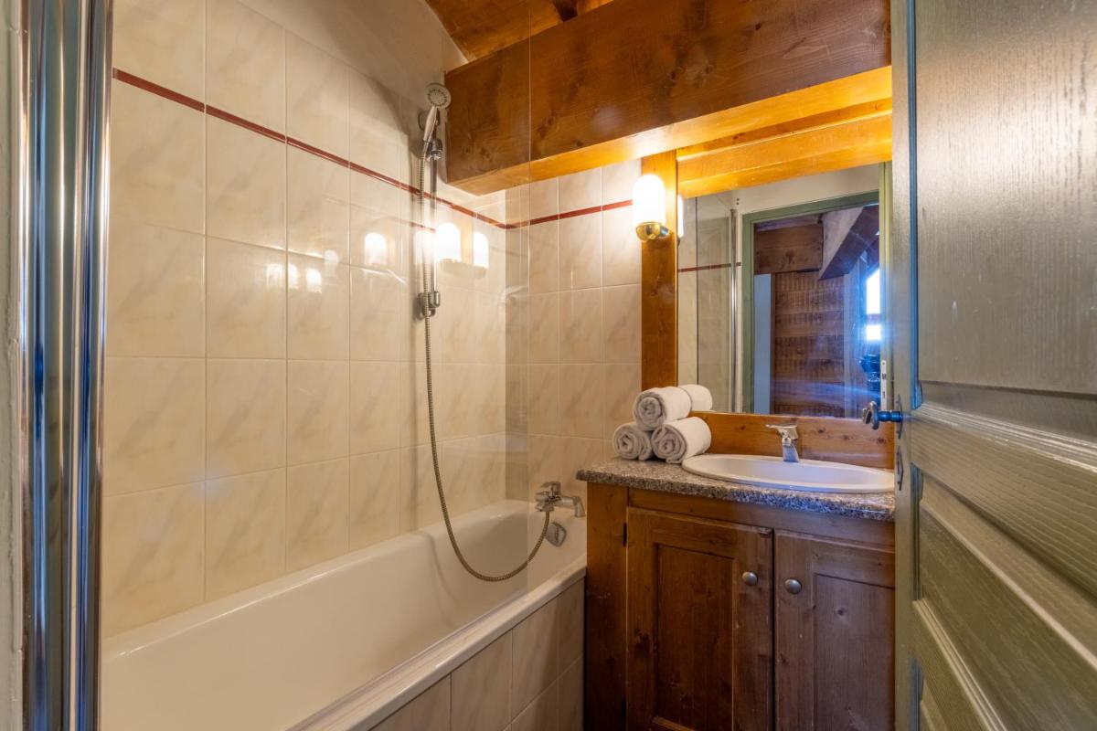 Salle de bains dans l'établissement Résidences Village Montana by Les Etincelles