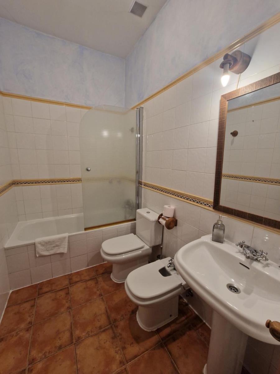 Hostal La Colonial - Housity