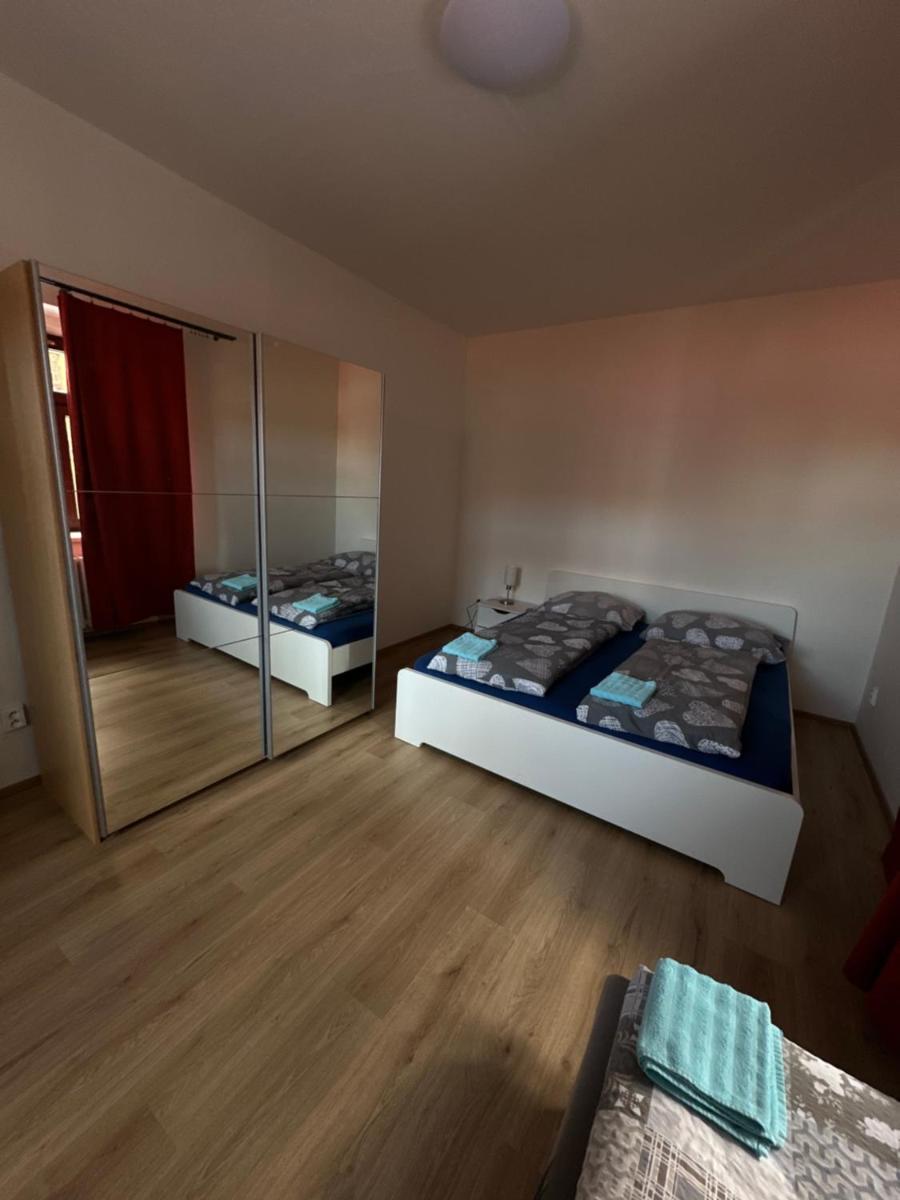 Bytový dům na horách - Housity