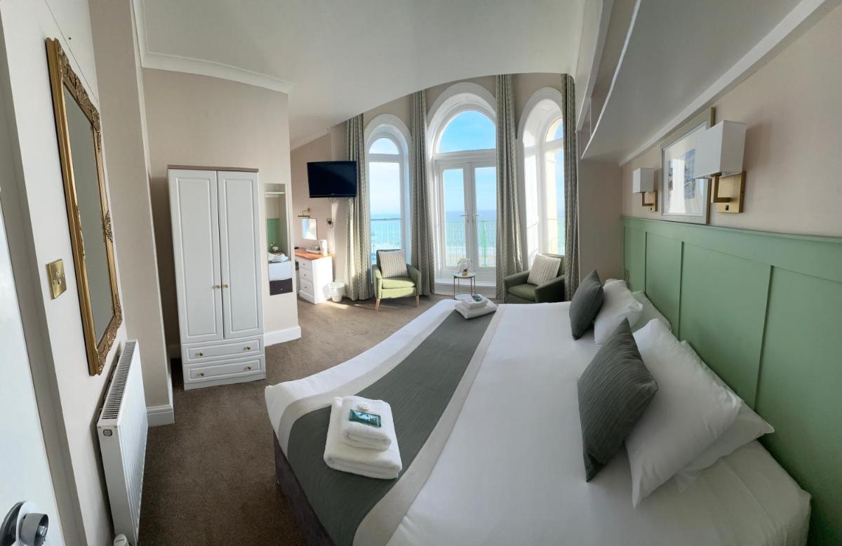 Clarence House Hotel - Housity