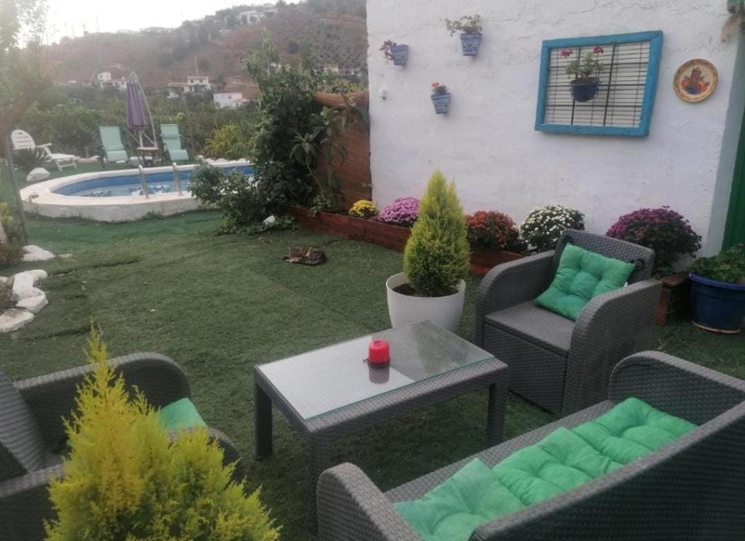 Hermosa Casa con Piscina y Gran Vista a la Montaña - Housity