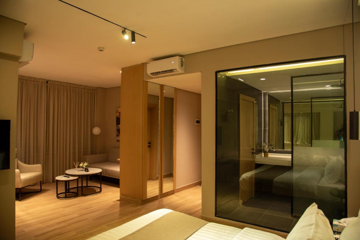 The Blowfish Hotel - Hizvo