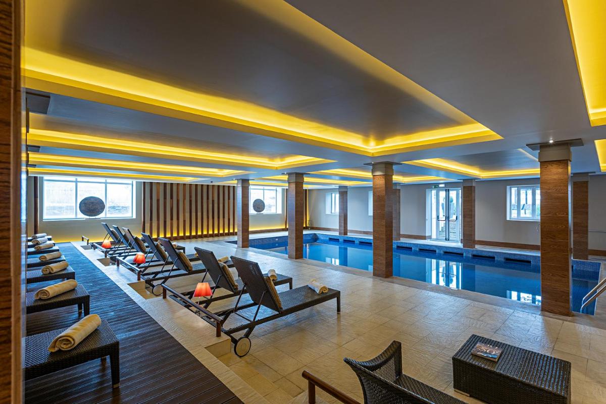 A piscina em ou perto de Pestana Palacio do Freixo, Pousada & National Monument - The Leading Hotels of the World