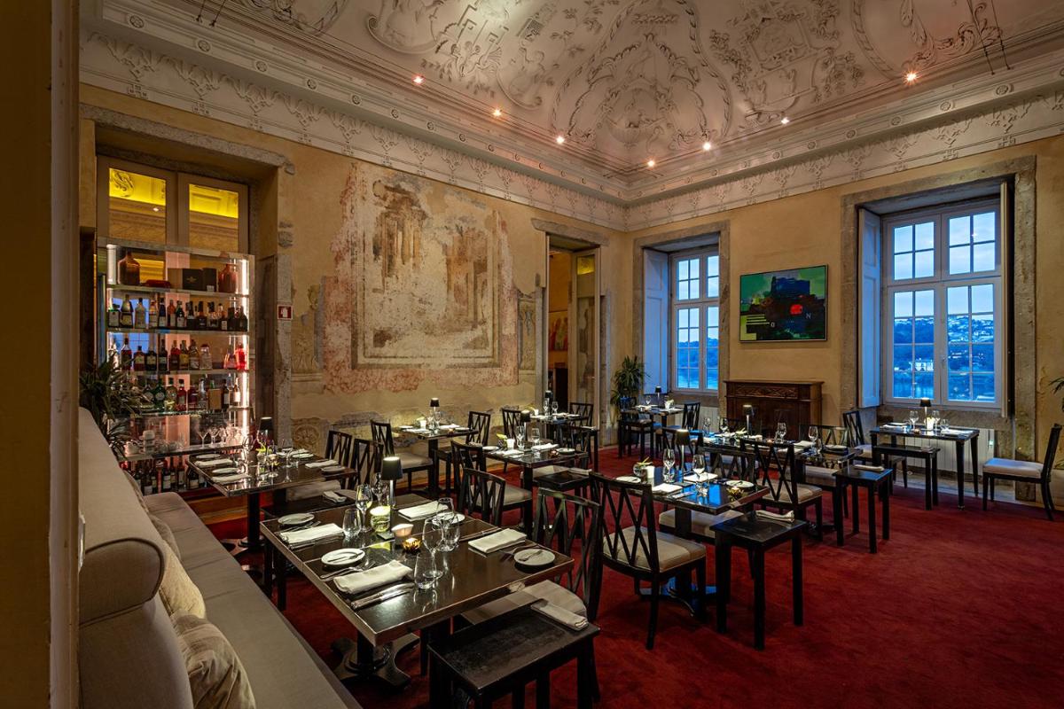 Um restaurante ou outro lugar para comer em Pestana Palacio do Freixo, Pousada & National Monument - The Leading Hotels of the World