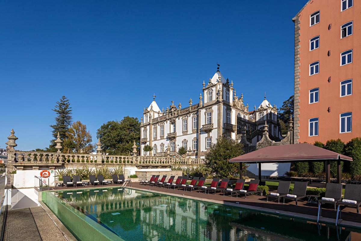 A piscina em ou perto de Pestana Palacio do Freixo, Pousada & National Monument - The Leading Hotels of the World