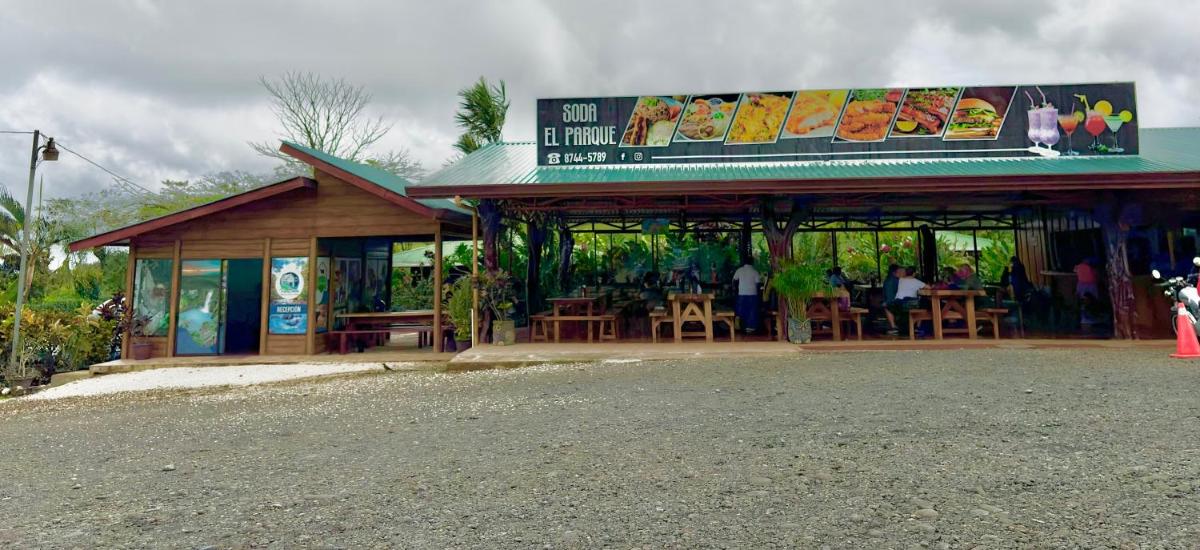 Rio Celeste Springs Blue Lodge - Housity