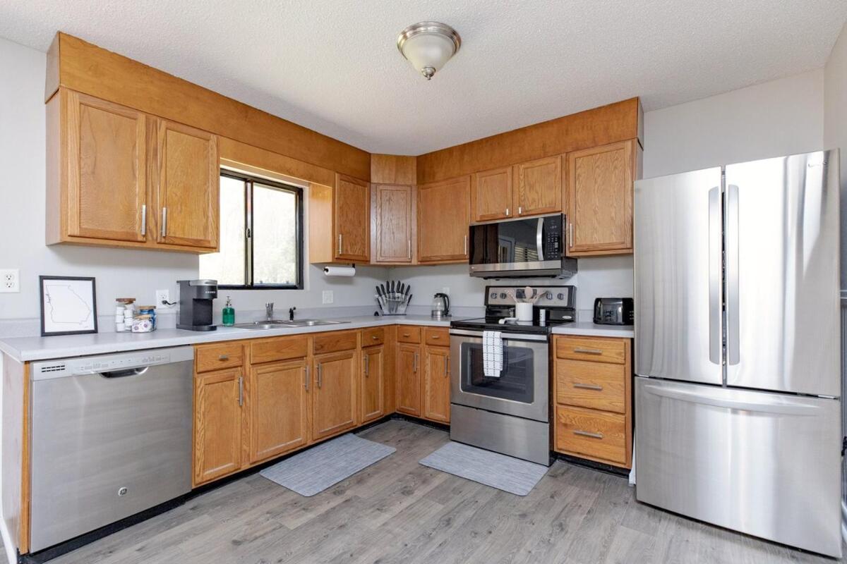 Comfy 3BR Fenced Yard near Perry AG Center - Housity