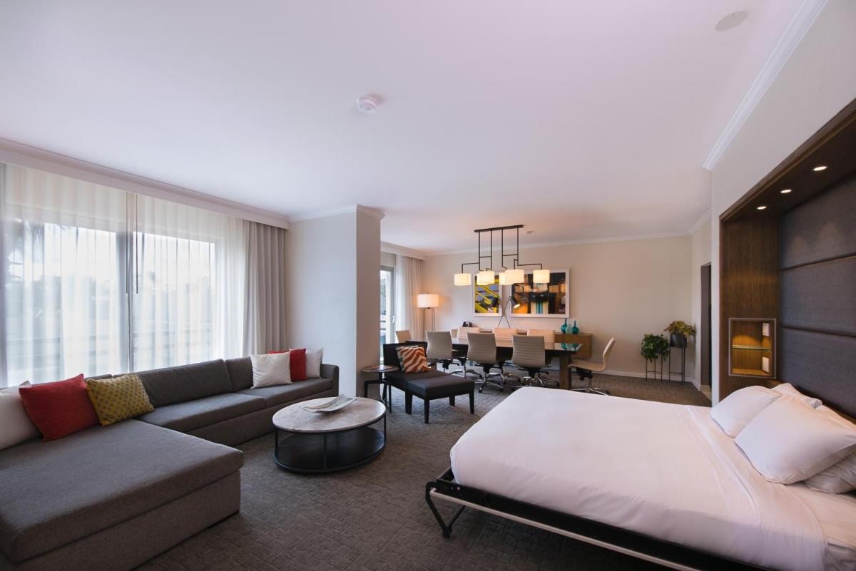 DoubleTree by Hilton San Diego-Mission Valley - Housity