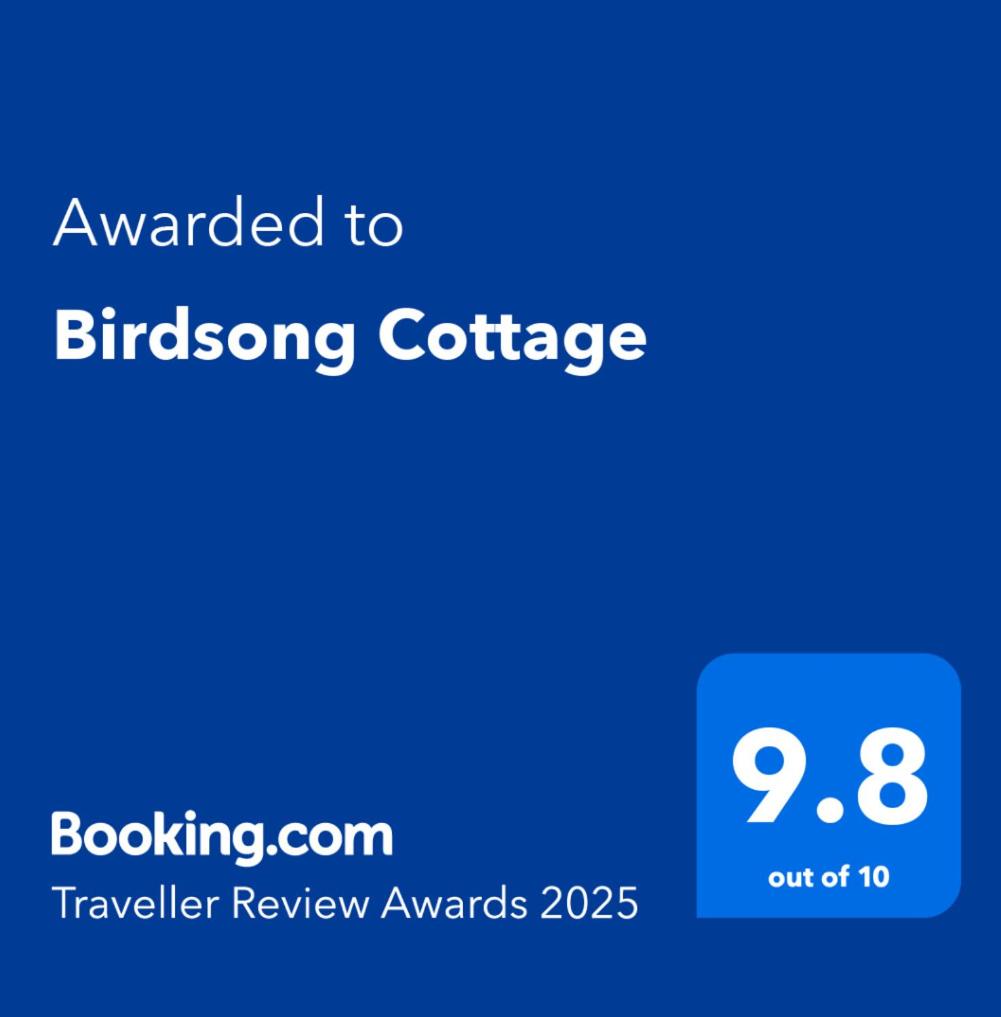 Birdsong Cottage - Housity