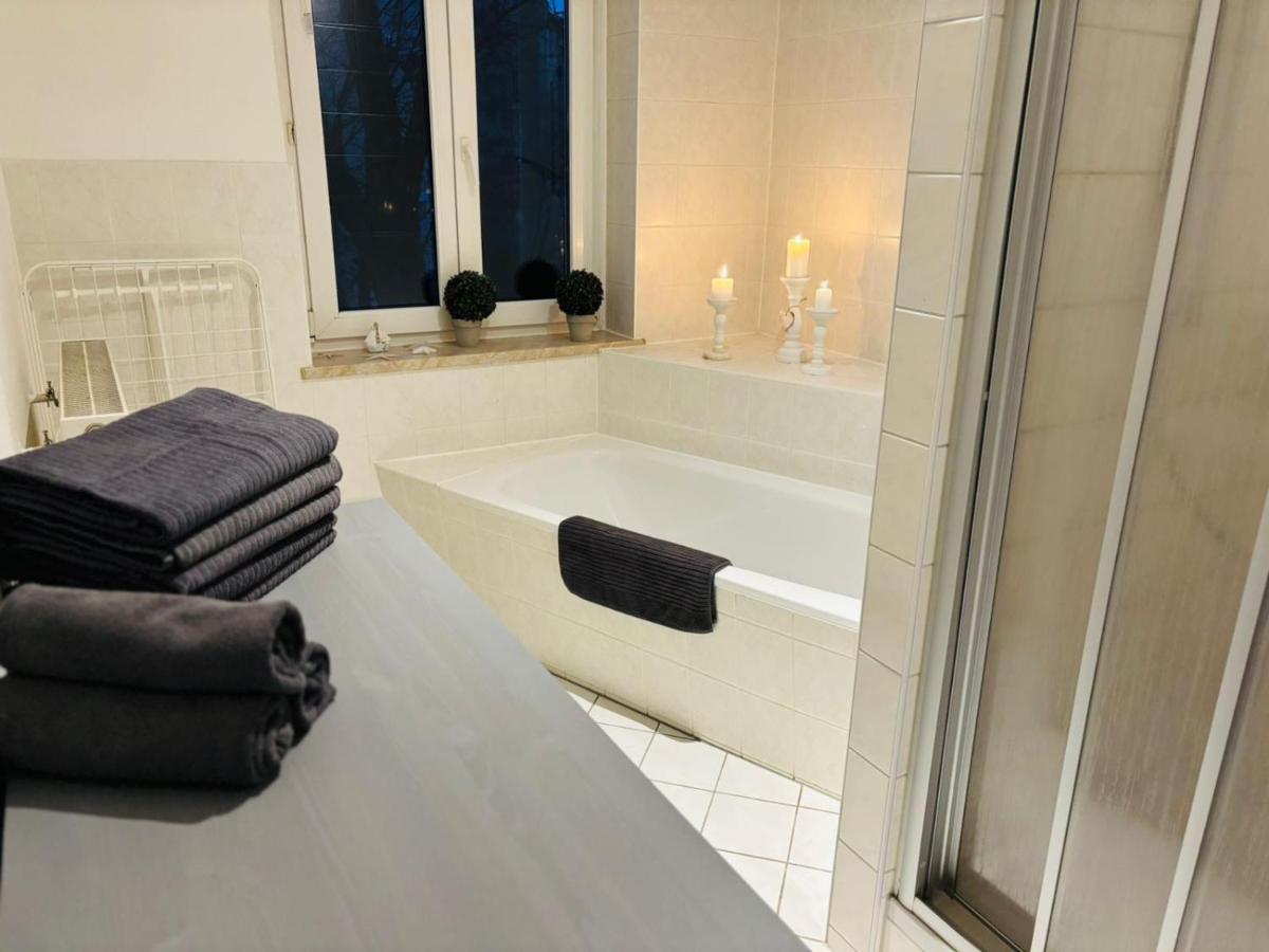 moderne Ferienwohnung am Stadtwald von Plauen - Housity