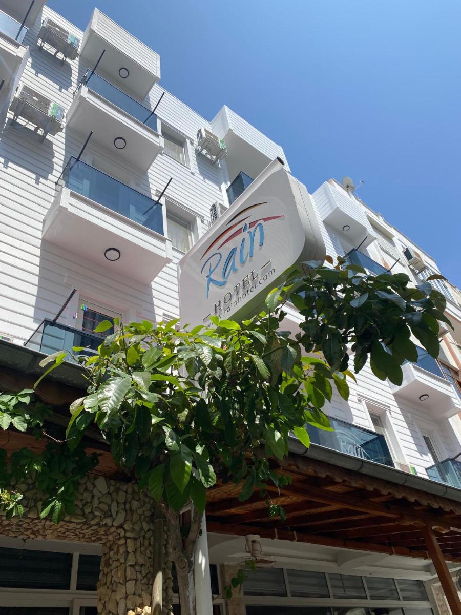 Rain Hotel - Housity