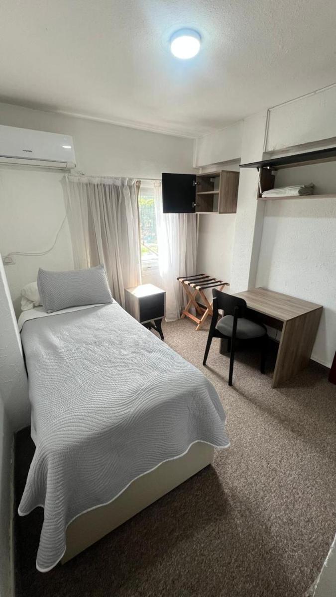 Hotel Plaza - Housity