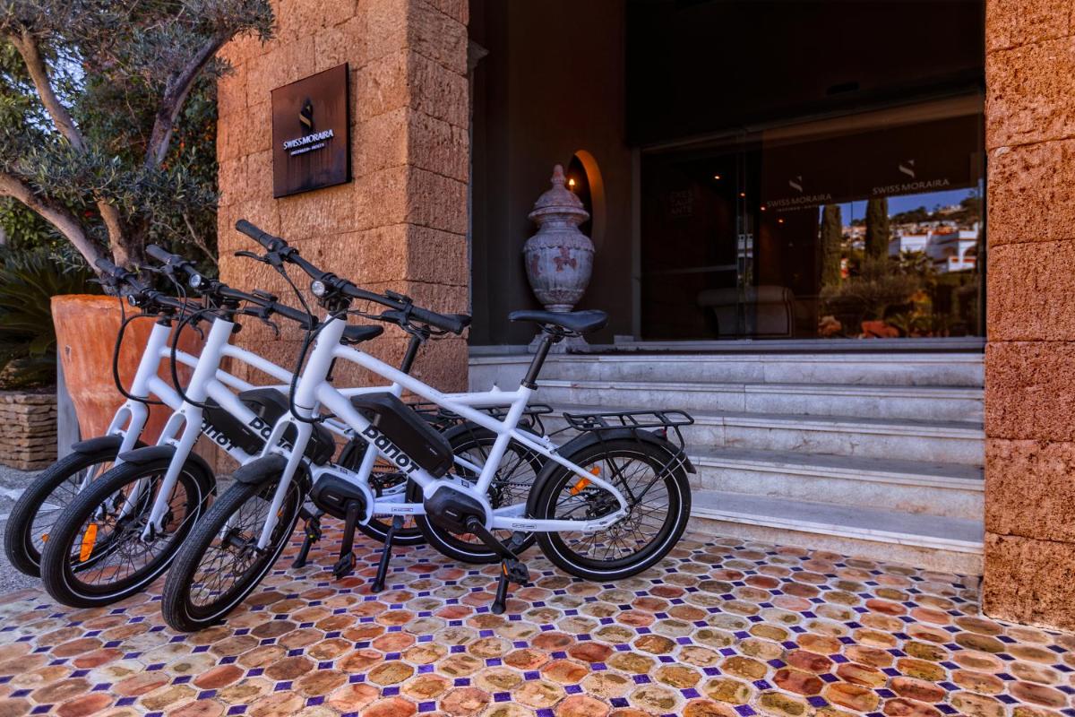 Montar en bicicleta en SWISS MORAIRA HOTEL & SPA - Adults only o alrededores