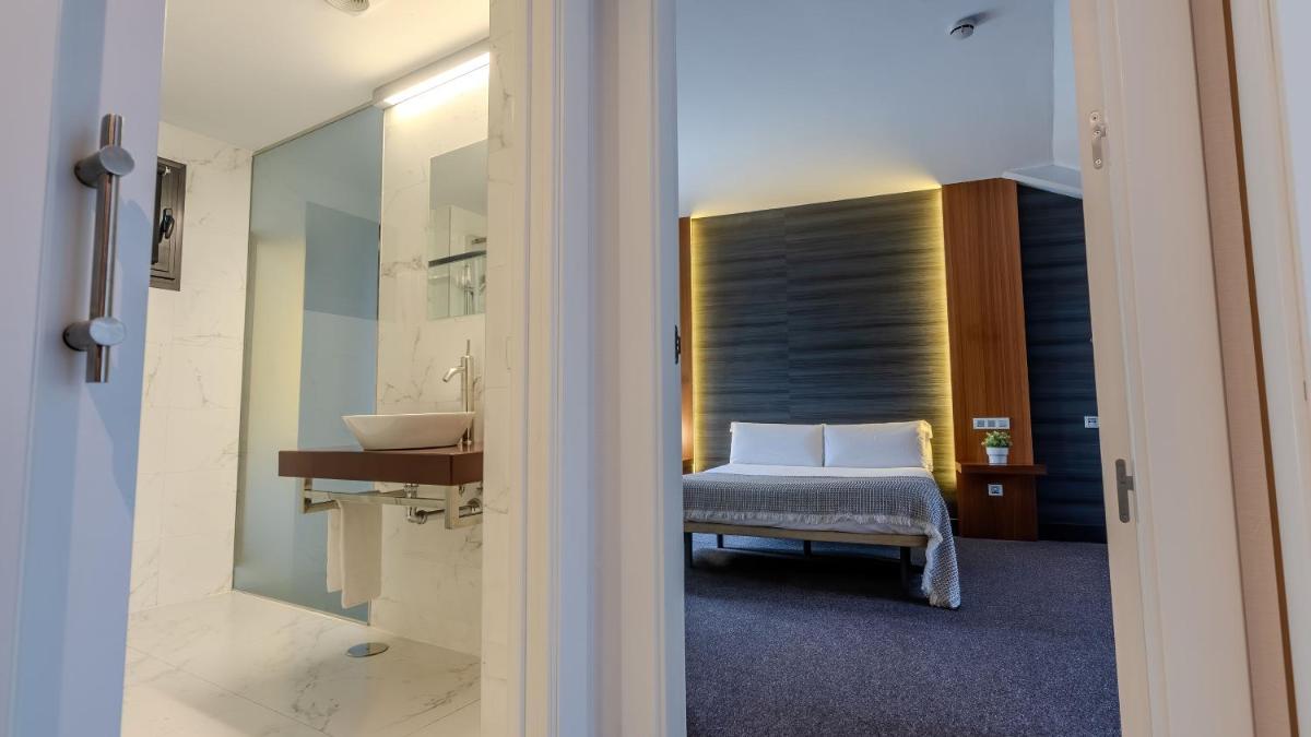 Hotel Barrio Húmedo by gaiarooms - Housity