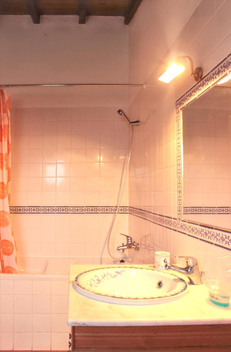 Charming House in Pataias with Shared Pool - Housity