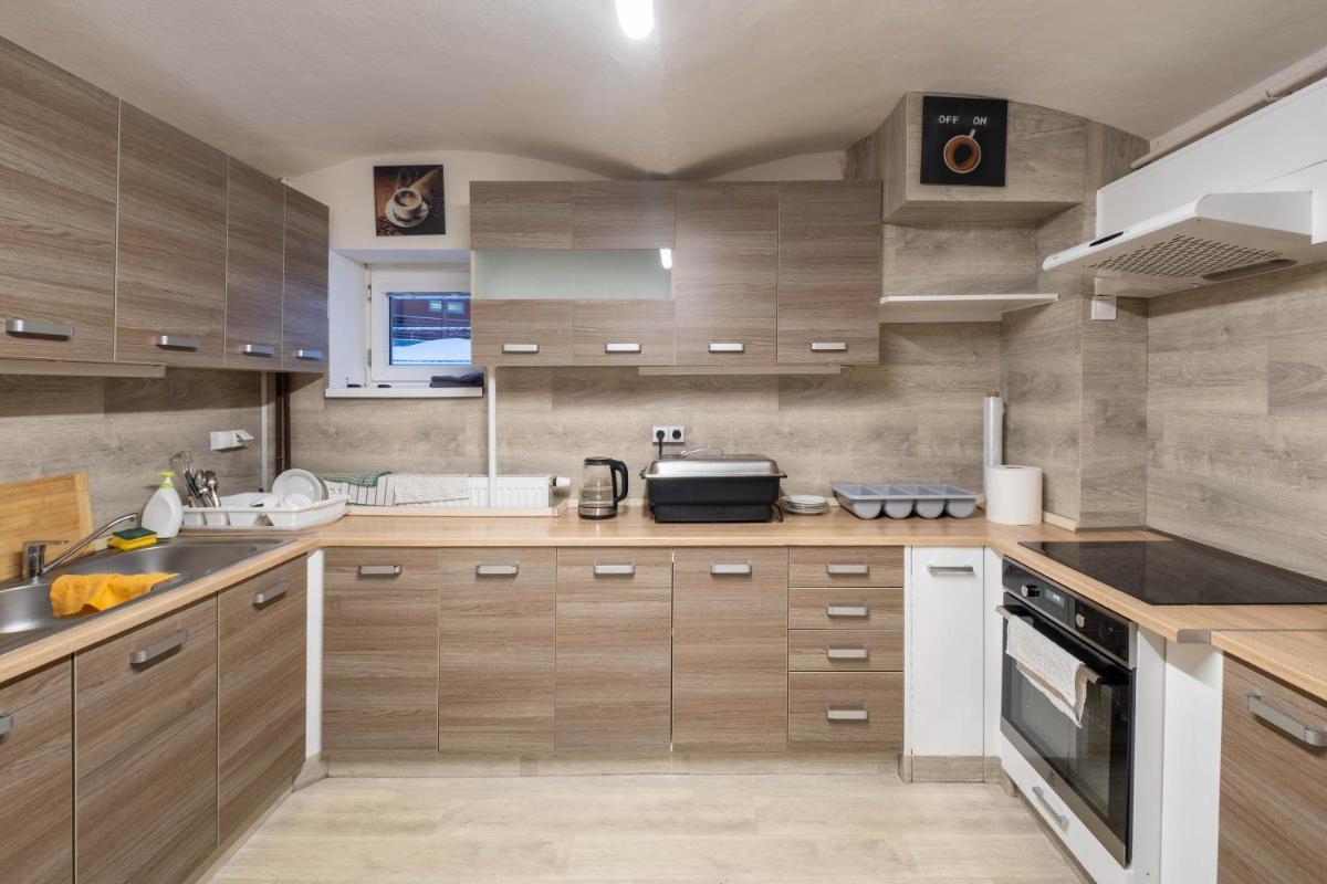 CHATA LESOVNA - Housity