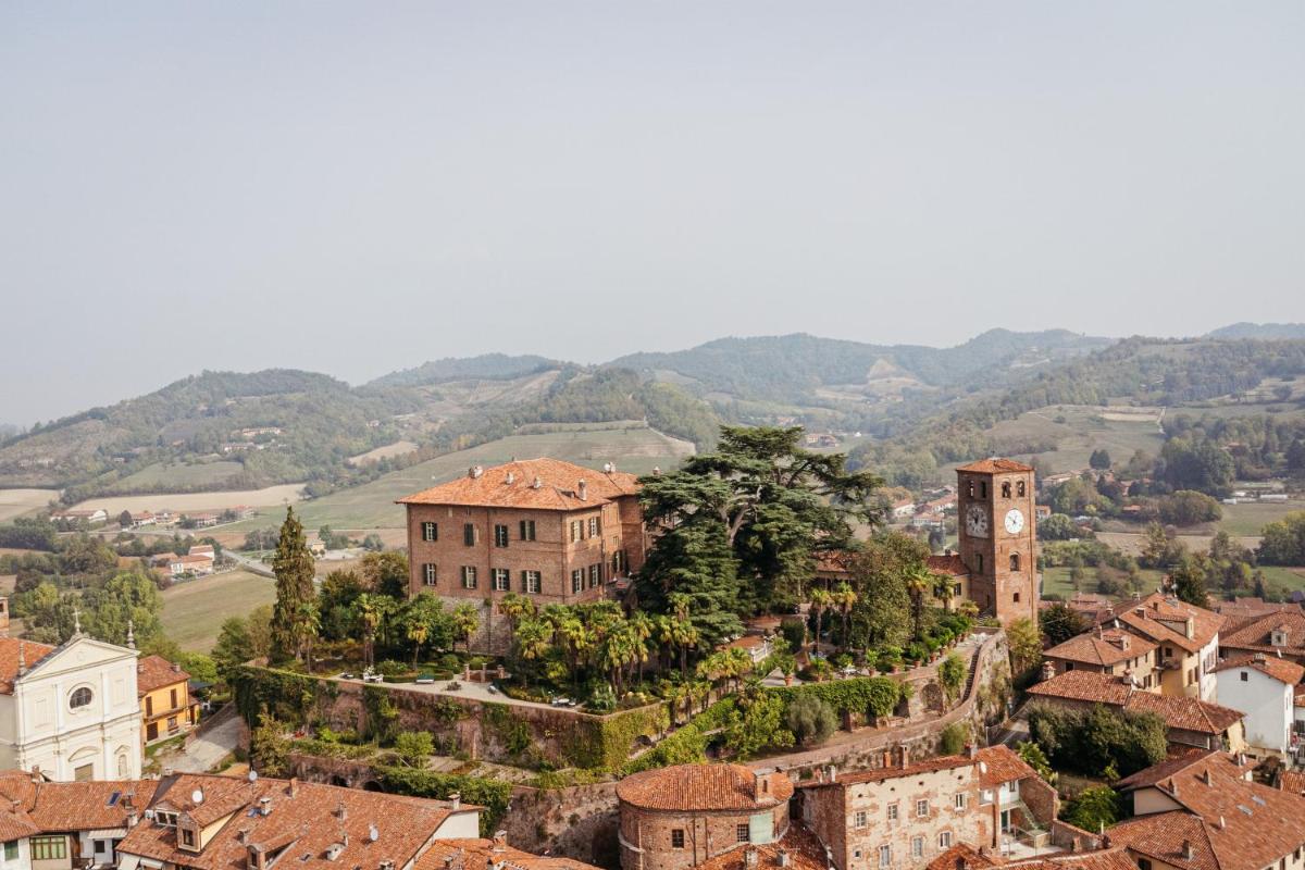 Castello di Casalborgone, Luxury Italian Castle Hotel - Housity