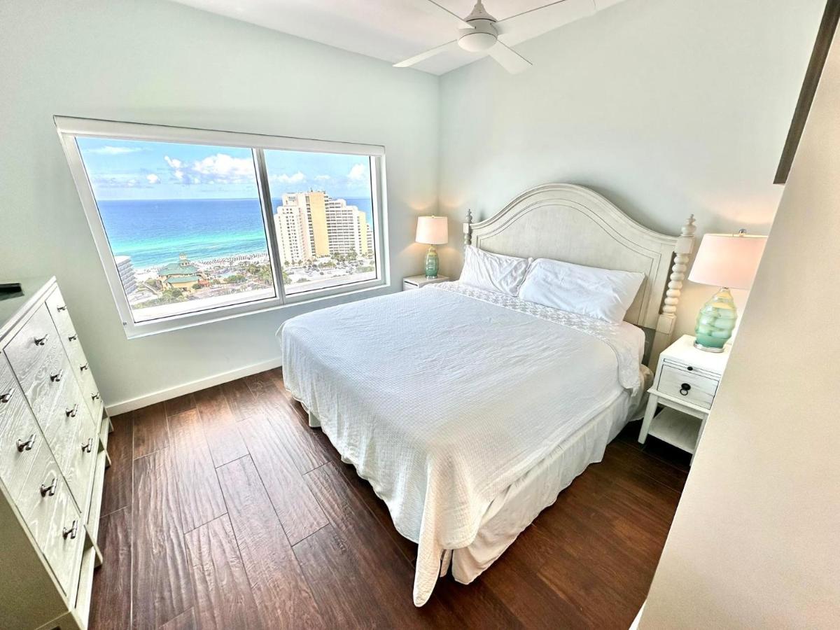 7801 / 7803 Luau One - Housity