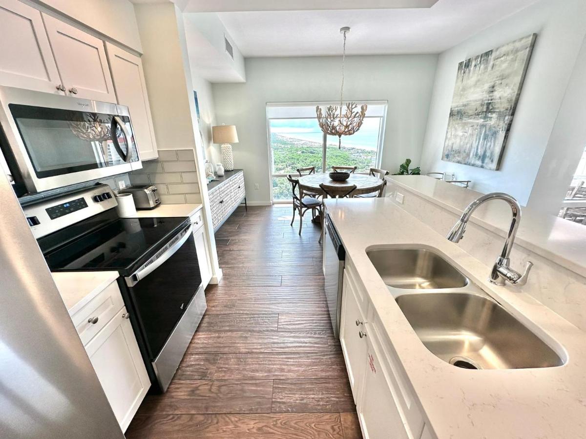 7801 / 7803 Luau One - Housity