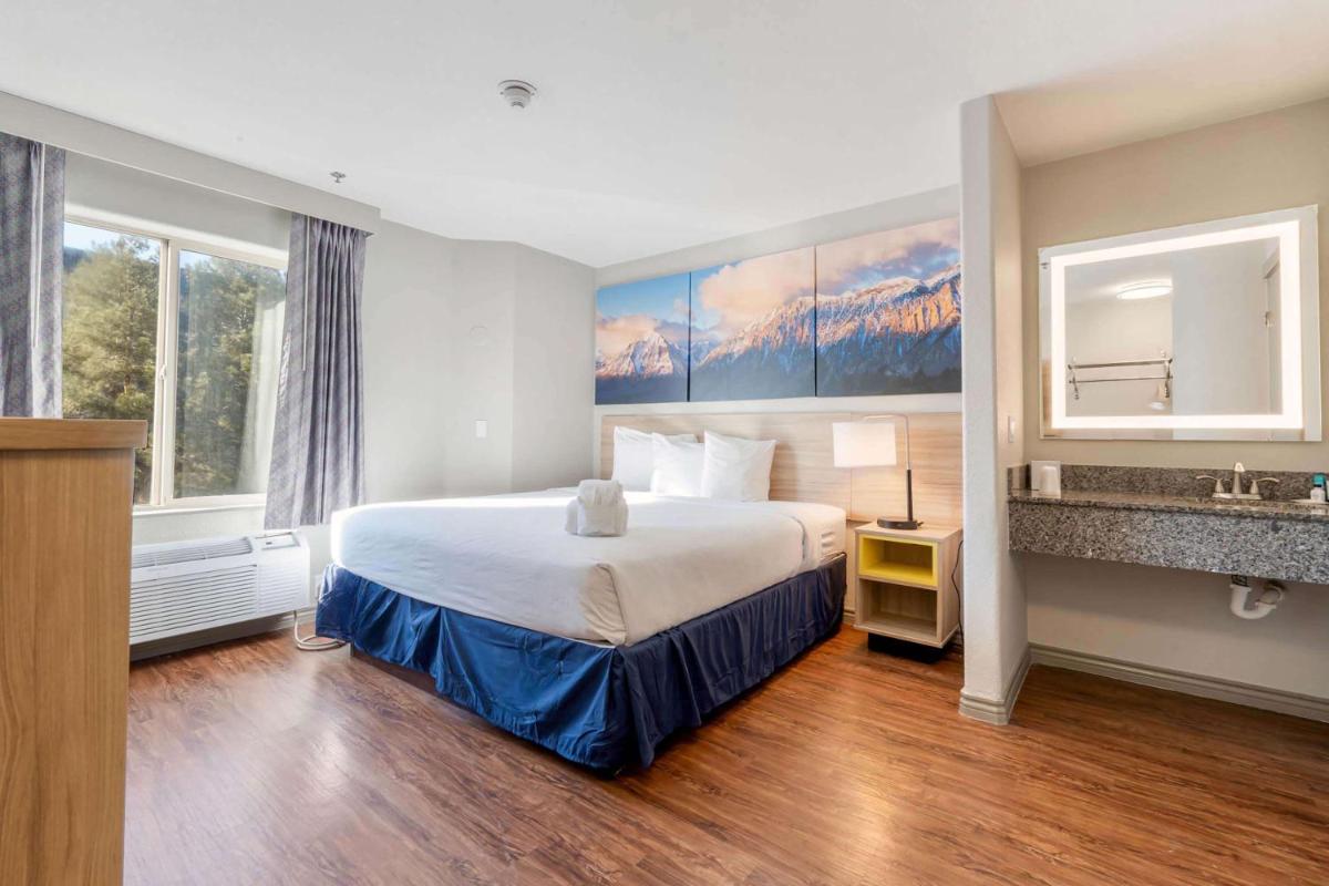 Denver North Hotel - Housity