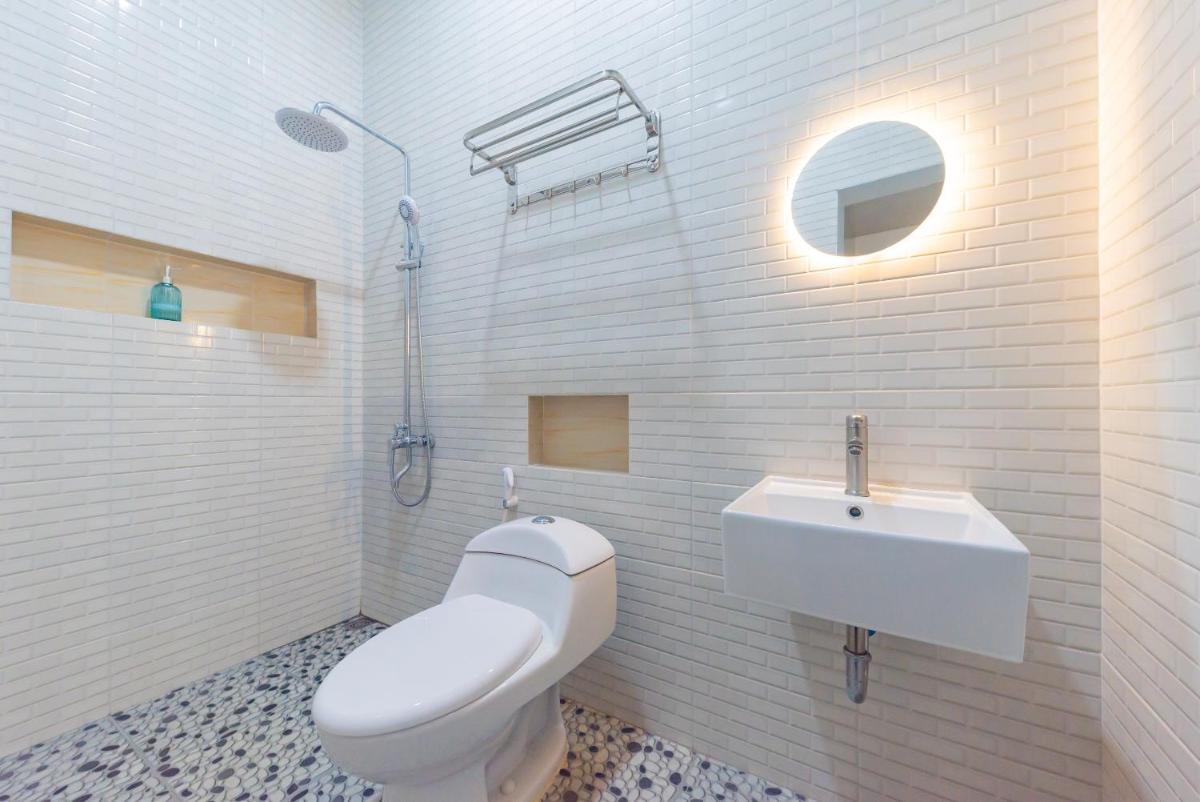 Sans Hotel Sky Home Syariah Tegal - Housity