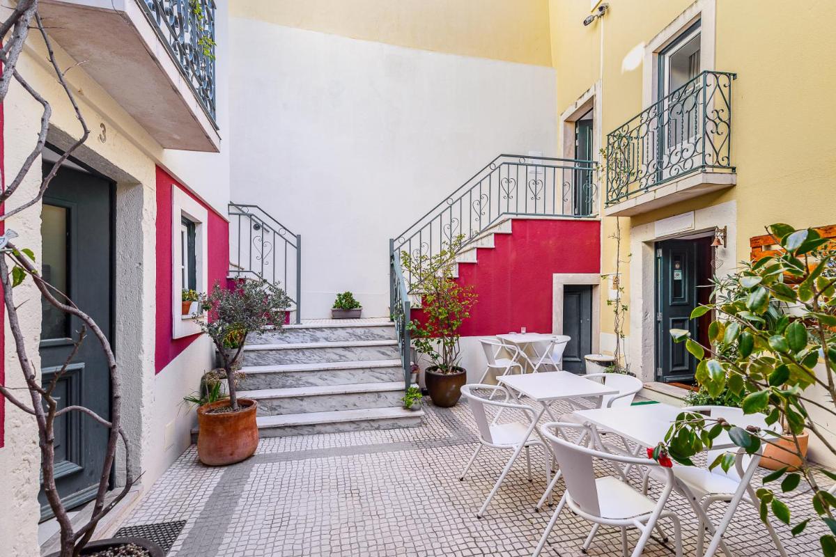 Pateo Santo Estevao-Self Catering Apartments - Housity
