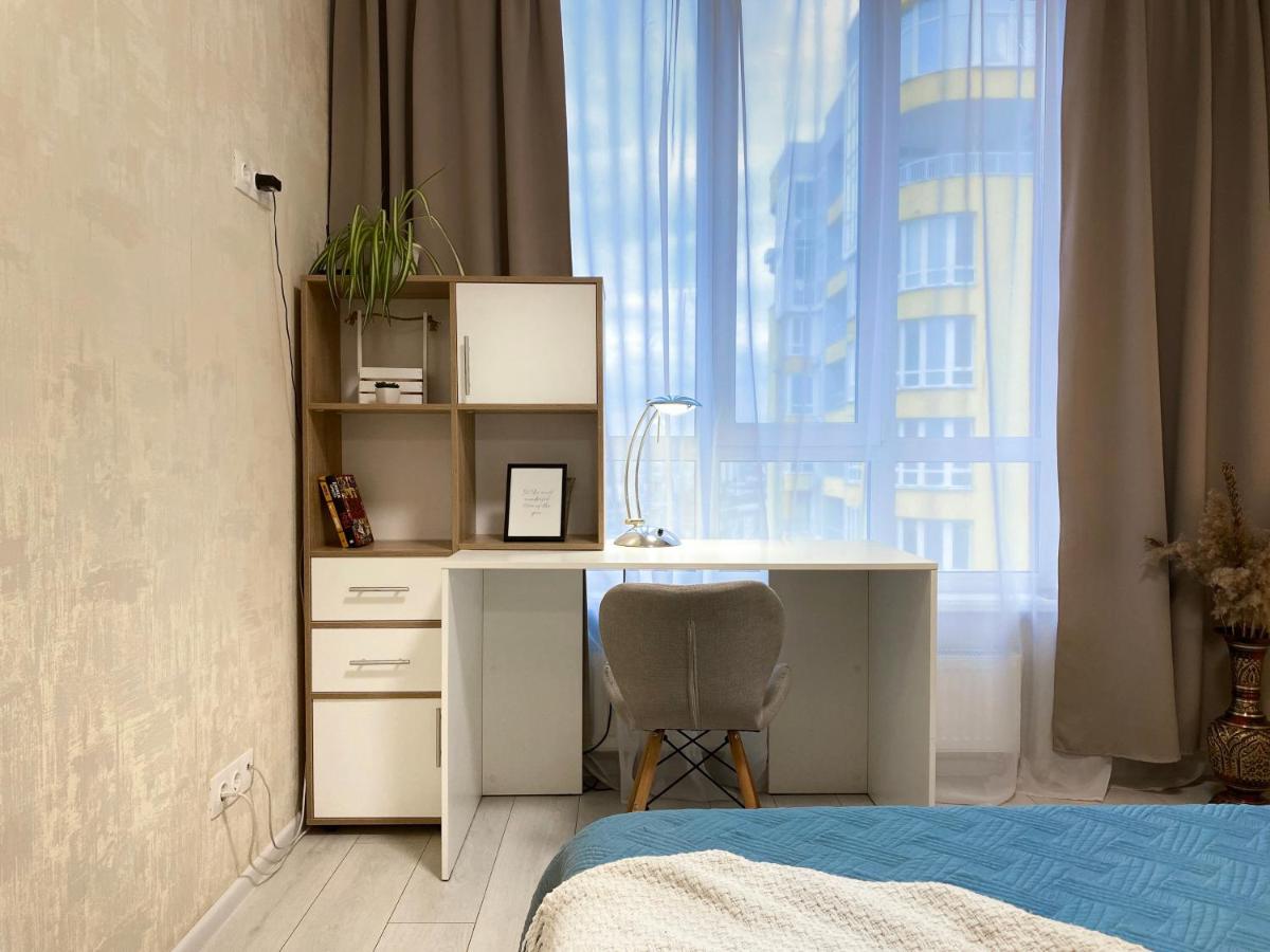 Затишна і тепла квартира, метро Лівобережна, МВЦ, Інститут Серця - Housity