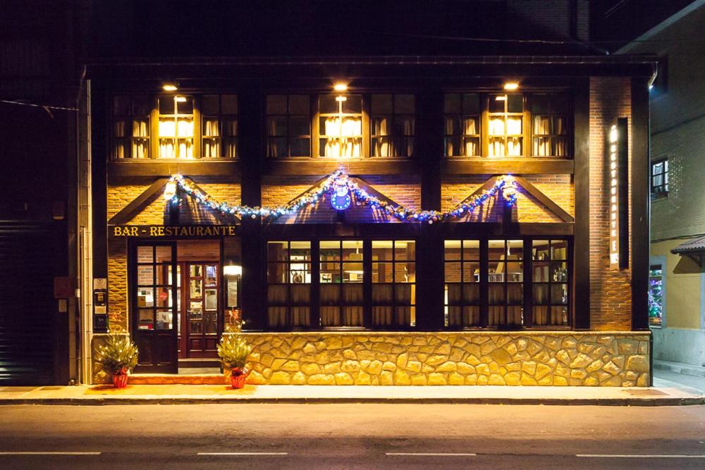 Hotel Restaurante De Torres - Housity