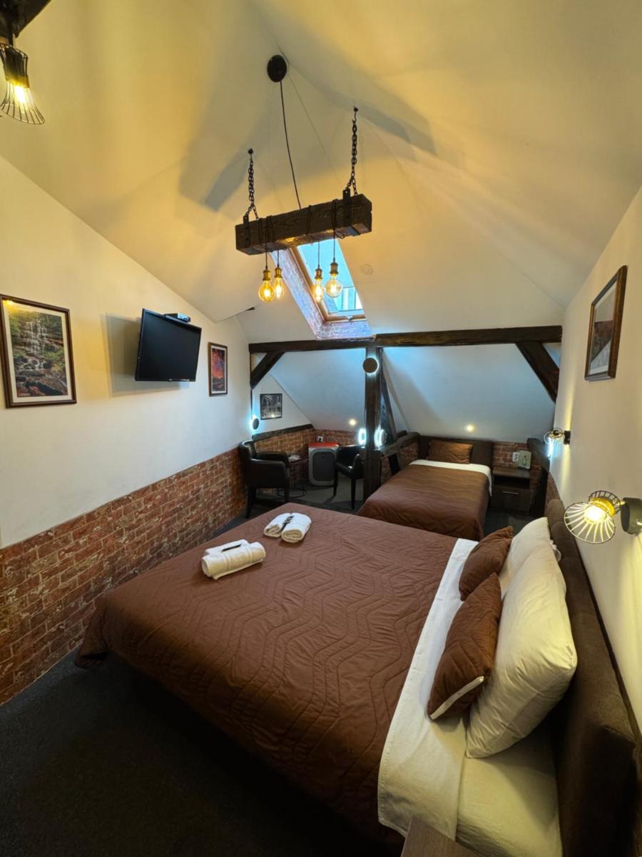 Pirocanac rooms & restaurant - Housity